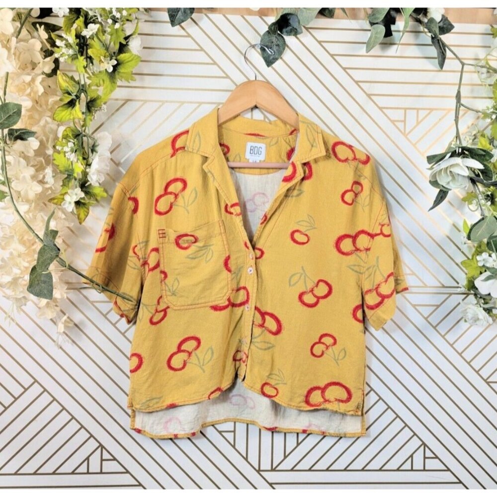 BDG Urban Outfitters Women Top Shirt Short Sleeve Linen Retro Cherry Gold SMALL
